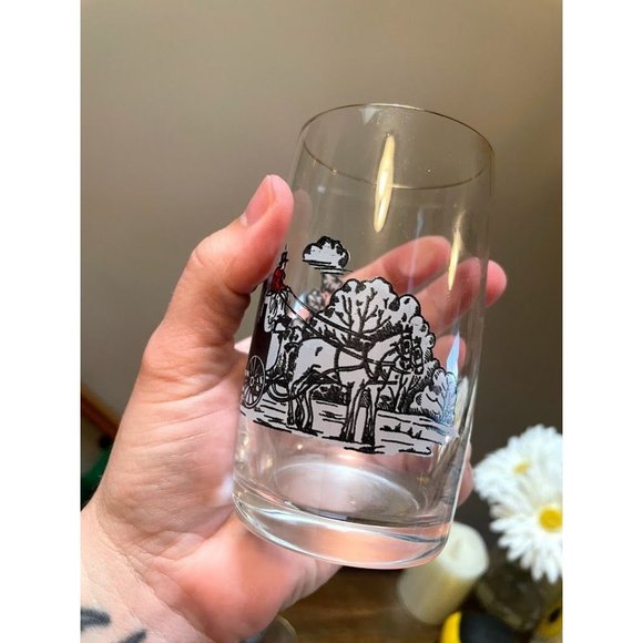 Vintage Carriage Horse and Buggy Drinking Glass Set w/ Gold Rim - Picture 4 of 7